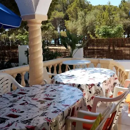 Isalina Villa *